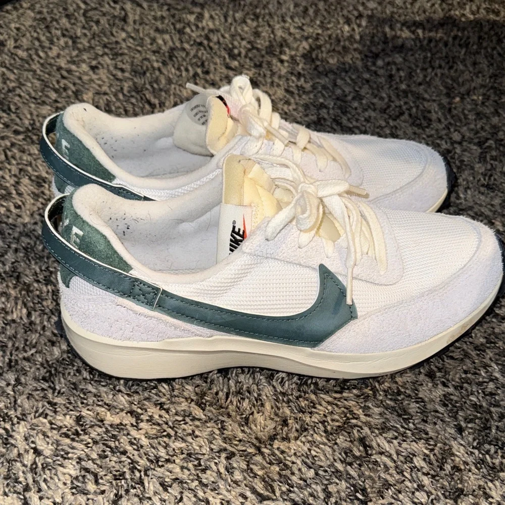 Nike Wmns Waffle Debut Vintage 'White Vintage Green' - Picture 1 of 8